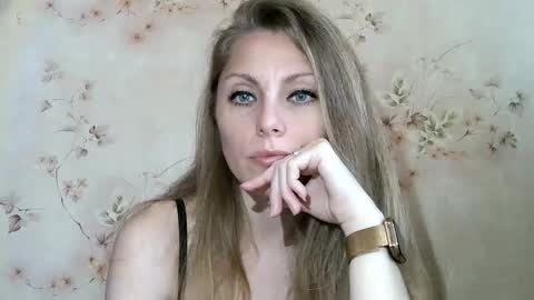 roxyfox18x01 online show from May 2026 06:30:01 AM