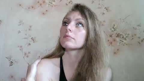 roxyfox18x01 online show from May 2026 06:42:02 AM