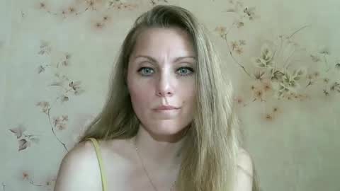 roxyfox18x01 online show from May 2026 01:05:02 PM