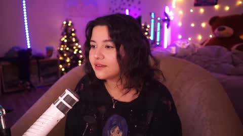 Snapshot of roxysuh chatting on December 2024 12:38:02 PM roxysuh online show from December 2024 12:38:02 PM