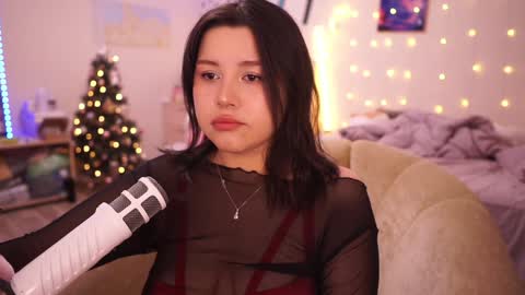 Snapshot of roxysuh chatting on February 2025 05:51:02 AM roxysuh online show from February 2025 05:51:02 AM