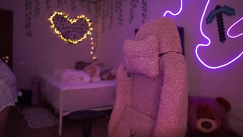 Snapshot of roxysuh chatting on October 2025 08:11:02 AM roxysuh online show from October 2025 08:11:02 AM