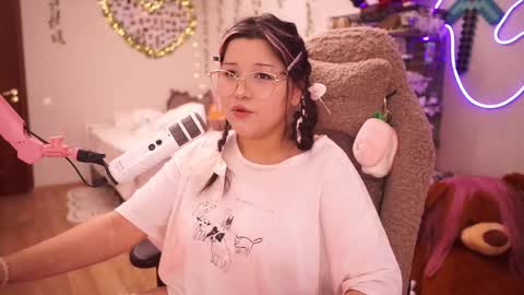 Snapshot of roxysuh chatting on October 2025 07:38:02 AM roxysuh online show from October 2025 07:38:02 AM