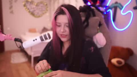 Snapshot of roxysuh chatting on October 2025 08:16:02 AM roxysuh online show from October 2025 08:16:02 AM