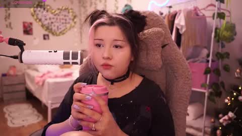 roxysuh online show from February 2026 07:18:01 AM