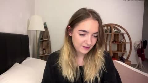 Roxy online show from May 2026 01:27:02 PM
