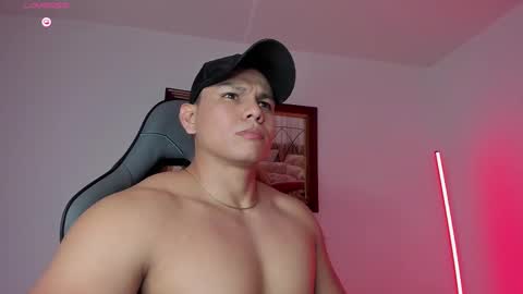 Snapshot of roy__constance chatting on October 2025 04:34:02 AM Roy Constance online show from October 2025 04:34:02 AM