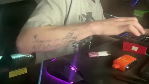 Royalty13m online show from October 2025 08:39:01 PM