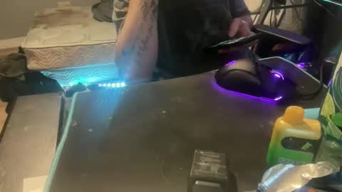 Royalty13m online show from November 2025 12:54:02 AM