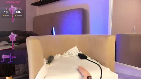 Snapshot of royce_ghost chatting on January 2025 01:10:02 PM AnikaIm so hot that Ive already burned myself do you want me to set you on fire too online show from January 2025 01:10:02 PM