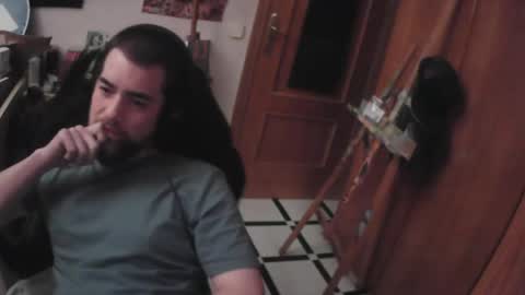 Snapshot of royer04 chatting on October 2025 03:43:01 AM royer04 online show from October 2025 03:43:01 AM