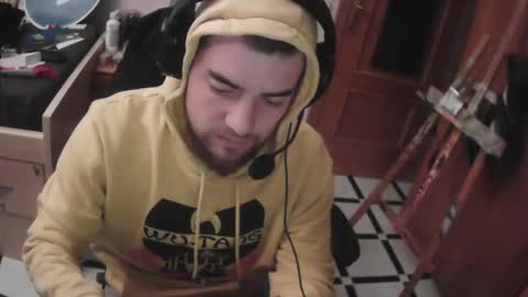 Snapshot of royer04 chatting on November 2025 02:20:01 AM royer04 online show from November 2025 02:20:01 AM