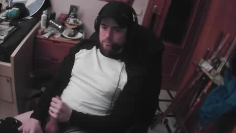 Snapshot of royer04 chatting on December 2025 09:10:02 PM royer04 online show from December 2025 09:10:02 PM