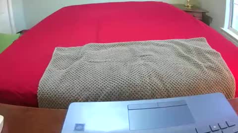 Snapshot of royer8650 chatting on November 2025 09:03:01 PM Lookingaround online show from November 2025 09:03:01 PM