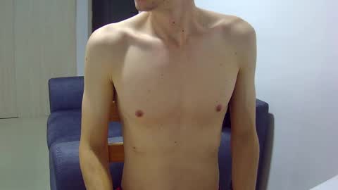 Snapshot of royyourtoy chatting on January 2025 01:09:02 AM Roy online show from January 2025 01:09:02 AM