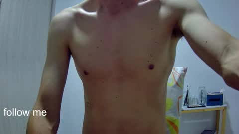 Snapshot of royyourtoy chatting on February 2026 01:32:01 AM Roy online show from February 2026 01:32:01 AM