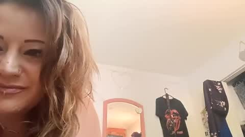 rraineonme online show from July 2026 07:38:01 PM