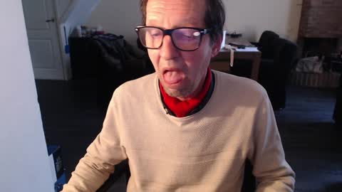 Snapshot of rubbertapper chatting on December 2024 01:24:02 PM rubbertapper online show from December 2024 01:24:02 PM