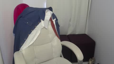 Snapshot of rubi_halliwey chatting on January 2025 04:48:01 PM Rubi online show from January 2025 04:48:01 PM