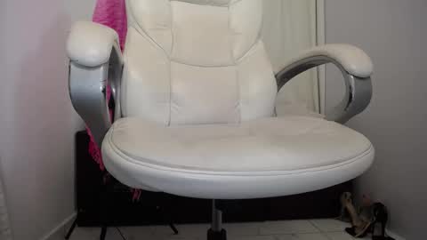 Snapshot of rubi_halliwey chatting on February 2025 03:45:01 AM Rubi online show from February 2025 03:45:01 AM