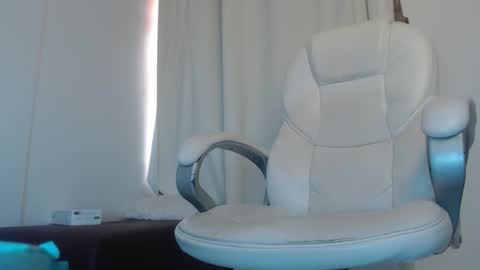 Snapshot of rubi_halliwey chatting on October 2025 01:43:02 PM Rubi online show from October 2025 01:43:02 PM