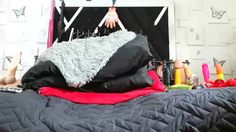 rubyemerald_ online show from October 2025 01:37:01 AM