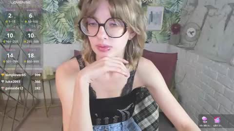 Snapshot of rubytwinkle chatting on January 2025 02:39:01 AM Ruby online show from January 2025 02:39:01 AM