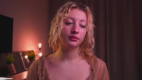 Mila online show from September 2025 03:02:01 PM