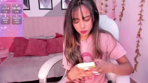 rue_zue online show from June 2026 12:31:02 PM