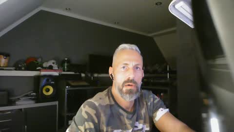 Chico que rico Caliente online show from January 2025 04:06:01 PM