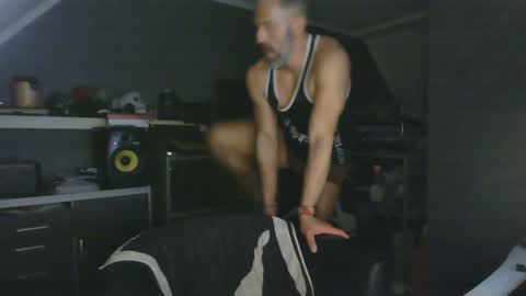 Chico que rico Caliente online show from January 2025 03:53:02 PM