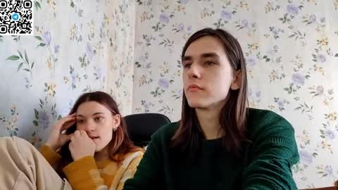 Snapshot of rusmedium chatting on April 2026 07:09:01 AM Lisa and Vlad online show from April 2026 07:09:01 AM