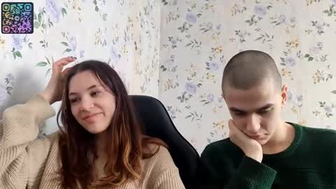Snapshot of rusmedium chatting on April 2026 08:06:01 AM Lisa and Vlad online show from April 2026 08:06:01 AM