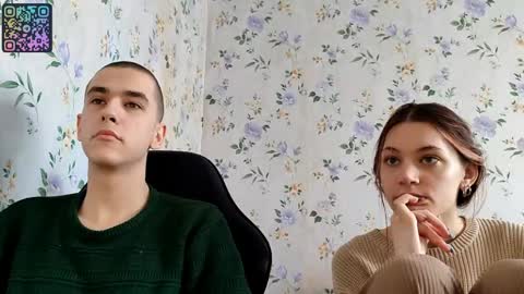 Snapshot of rusmedium chatting on April 2026 08:13:01 AM Lisa and Vlad online show from April 2026 08:13:01 AM
