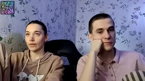 Snapshot of rusmedium chatting on May 2026 06:46:01 PM Lisa and Vlad online show from May 2026 06:46:01 PM