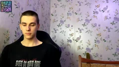 Snapshot of rusmedium chatting on May 2026 06:16:02 PM Lisa and Vlad online show from May 2026 06:16:02 PM