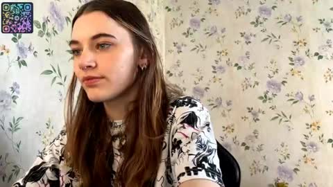 Snapshot of rusmedium chatting on May 2026 09:49:01 AM Lisa and Vlad online show from May 2026 09:49:01 AM