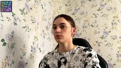 Snapshot of rusmedium chatting on May 2026 10:12:01 AM Lisa and Vlad online show from May 2026 10:12:01 AM
