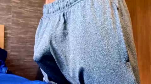  R U S S E L L  online show from February 2025 09:18:02 PM