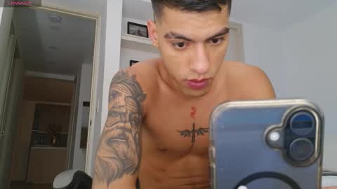  R U S S E L L  online show from December 2025 12:06:01 AM