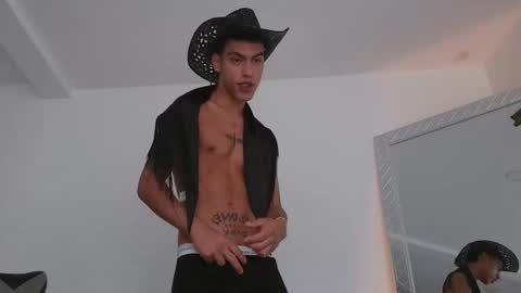  R U S S E L L  online show from January 2026 04:01:02 PM