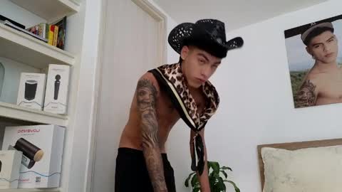  R U S S E L L  online show from March 2026 10:21:02 PM