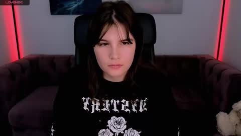 Ruyjin online show from October 2025 10:38:01 AM