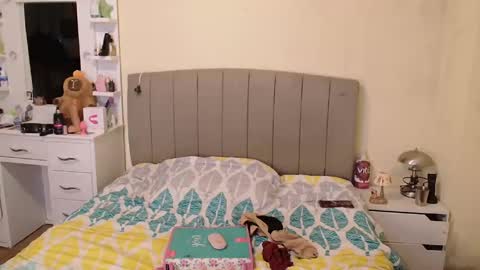 Snapshot of rxnde chatting on December 2025 05:05:01 AM Randelicius online show from December 2025 05:05:01 AM