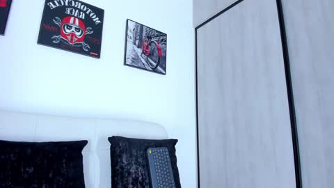 Ryan  online show from January 2025 07:17:02 AM