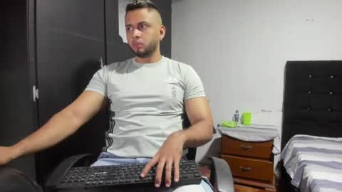 ryan_xc1 online show from July 2026 03:33:02 AM
