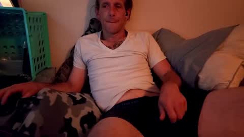 Snapshot of ryanfc85 chatting on October 2025 12:22:02 AM RFC666 online show from October 2025 12:22:02 AM