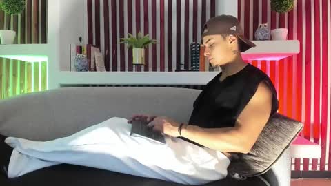 Snapshot of ryangreys01 chatting on September 2025 03:44:02 AM Ryan online show from September 2025 03:44:02 AM