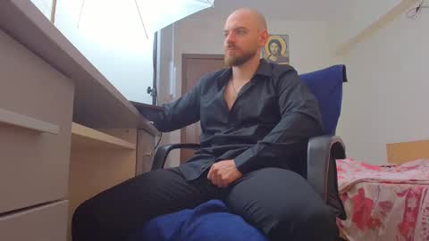 Ryanstone  online show from May 2026 03:35:01 AM