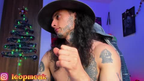 Snapshot of ryuk_it chatting on December 2024 04:06:01 PM leopmonk help me reach 100 thumbs up online show from December 2024 04:06:01 PM